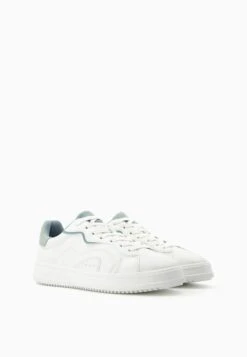 BERSHKA Contrast Details - Baskets Basses - White 9 BERSHKA Contrast Details - Baskets Basses - White -Chaussure Boutique 049e5fb5fbd24ebb92c5ba1481222fcd
