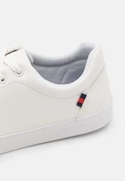 Pier One Unisex - Baskets Basses - White 11 Pier One Unisex - Baskets Basses - White -Chaussure Boutique 1e08045fec014ab382da64da74b462a7