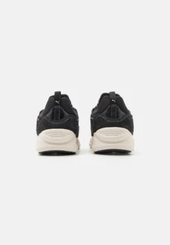 Puma Trc Blaze Worn Out Unisex - Baskets Basses - Black/Pristine 8 Puma Trc Blaze Worn Out Unisex - Baskets Basses - Black/Pristine -Chaussure Boutique 33f4ca143b4a4abdab33c6b76fc85dea