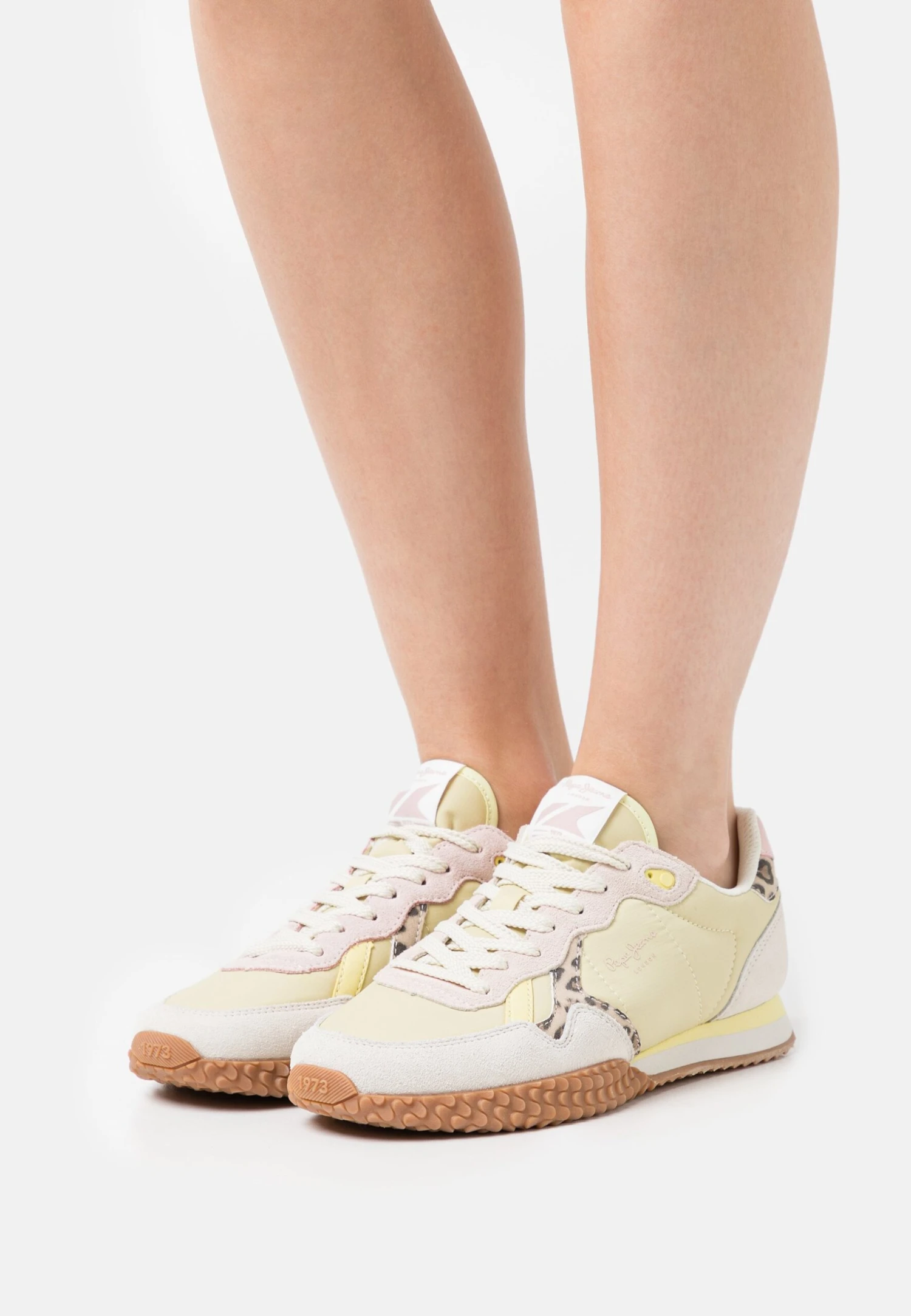 Pepe Jeans Holland Wild - Baskets Basses - Pastel Lemon 1 Pepe Jeans Holland Wild - Baskets Basses - Pastel Lemon