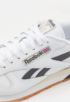 Reebok Classic Classic Leather Unisex - Baskets Basses - Footwear White/Pure Grey/Vintage Chalk -Chaussure Boutique 76ae545e298340d5a6cadf96879c8d37
