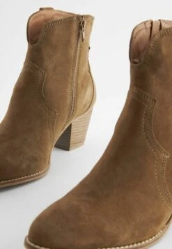 Next Forever Comfort Western Wide Fit - Santiags - Tan Brown -Chaussure Boutique 8759a49526d448b59d5fd1edbeedacd3