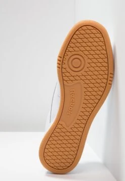 Reebok Classic Club C 85 Unisex - Baskets Basses - White/Royal -Chaussure Boutique 9a70abb042314c659037da7aa35cd8c9