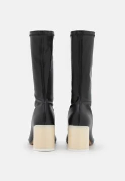 MM6 Maison Margiela Bottines - Black 10 MM6 Maison Margiela Bottines - Black -Chaussure Boutique 9b5b63b14413401abaa0e62492e74b0a