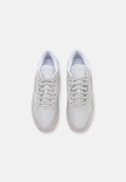 Reebok Classic Classic - Baskets Basses - Steely Fog/Footwear White -Chaussure Boutique a63ebd4f922d40bd9570c902af599b6b