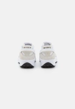 Nike Sportswear Womens Waffle Debut - Baskets Basses - White 9 Nike Sportswear Womens Waffle Debut - Baskets Basses - White -Chaussure Boutique c8ab7cd132384dc398d1cc6b08034ce3