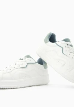 BERSHKA Contrast Details - Baskets Basses - White 12 BERSHKA Contrast Details - Baskets Basses - White -Chaussure Boutique ee6e48de1aac4431b23171cbc0007c5e