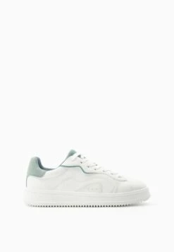 BERSHKA Contrast Details - Baskets Basses - White 13 BERSHKA Contrast Details - Baskets Basses - White -Chaussure Boutique fbd540fa6fa2457a8f53209753947eb5