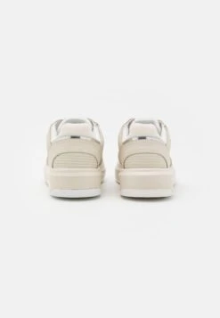 Emporio Armani Hank - Baskets Basses - White/Silver -Chaussure Boutique fd630a226c4848638e9d32b407c29904